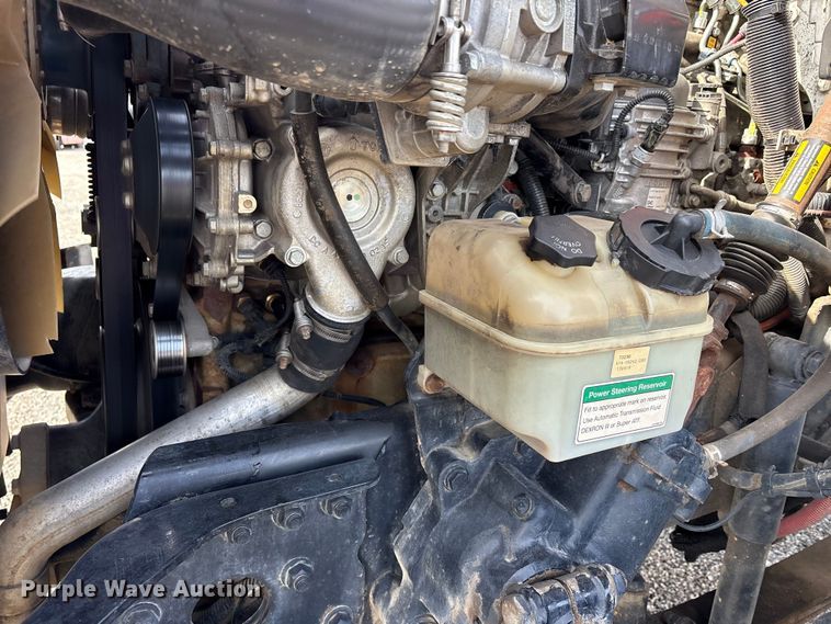 image for item FK1176 2014 Freightliner 114SD truck cab and chassis