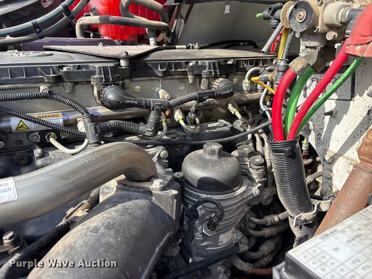 image for item FK1176 2014 Freightliner 114SD truck cab and chassis