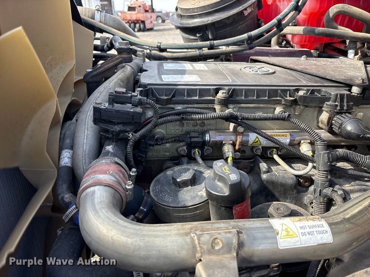 image for item FK1176 2014 Freightliner 114SD truck cab and chassis