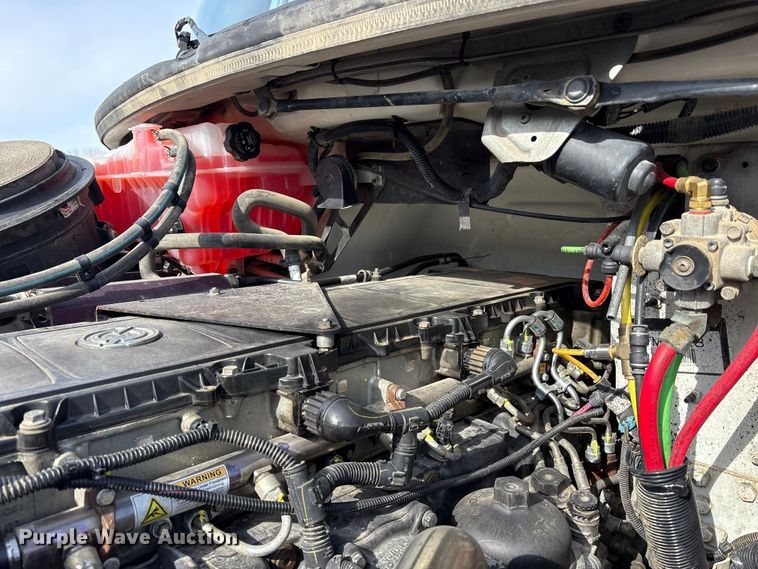 image for item FK1176 2014 Freightliner 114SD truck cab and chassis