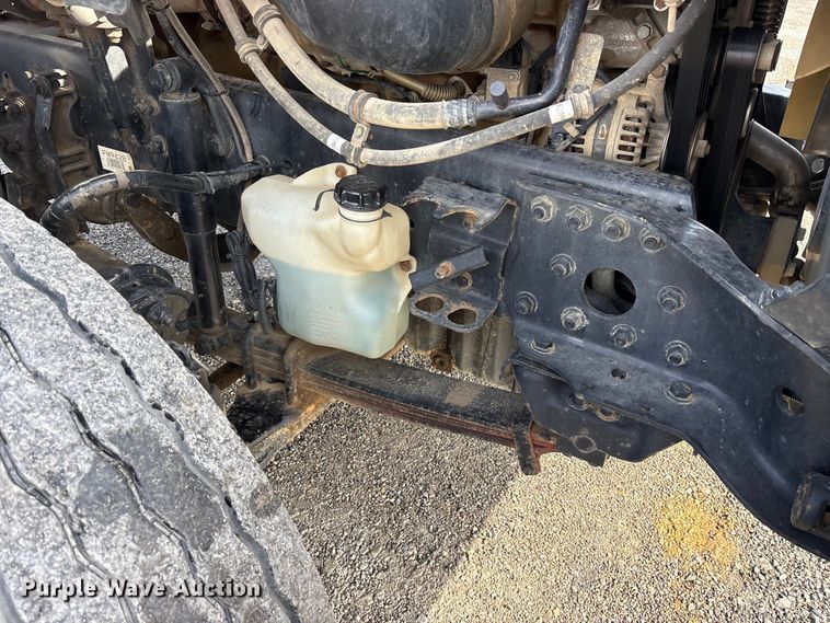 image for item FK1176 2014 Freightliner 114SD truck cab and chassis