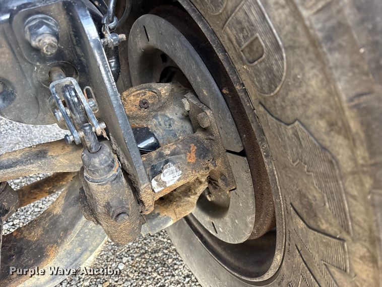 image for item FK1176 2014 Freightliner 114SD truck cab and chassis