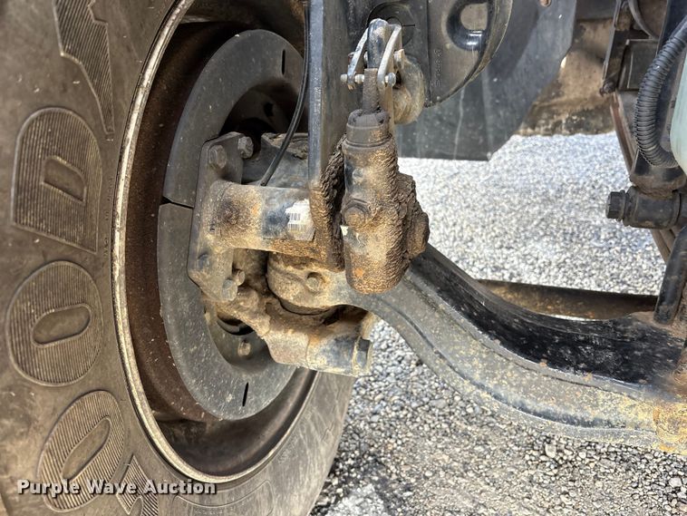 image for item FK1176 2014 Freightliner 114SD truck cab and chassis