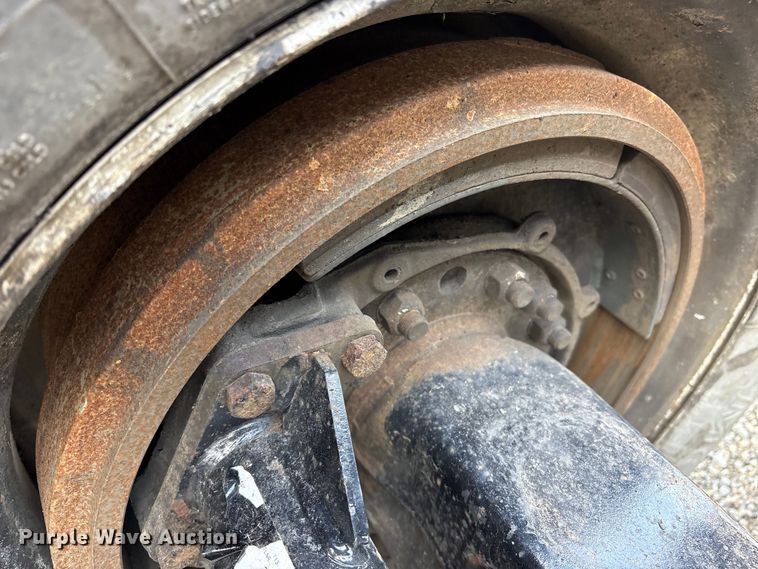 image for item FK1176 2014 Freightliner 114SD truck cab and chassis