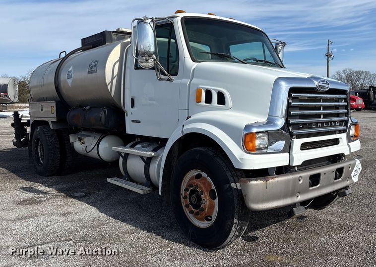 image for item FK1177 2008 Sterling oil distributor truck