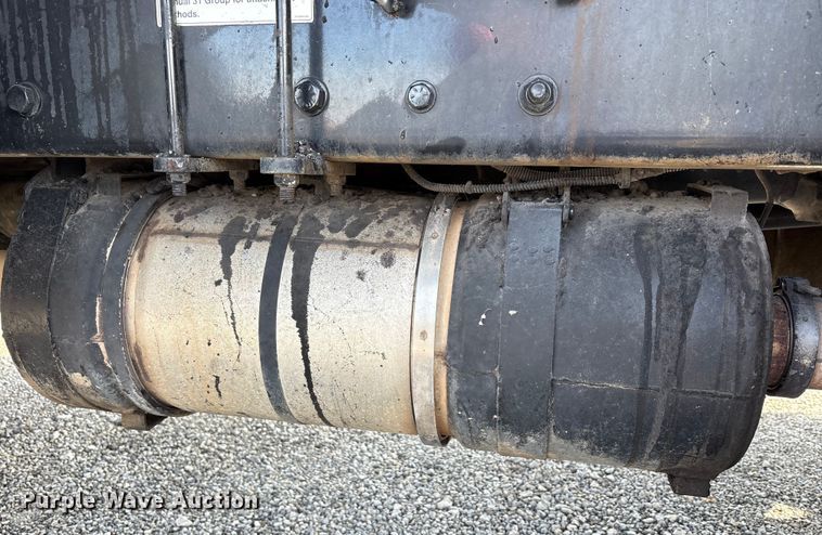 image for item FK1177 2008 Sterling oil distributor truck