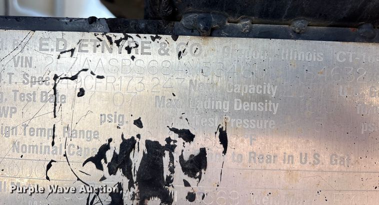 image for item FK1177 2008 Sterling oil distributor truck