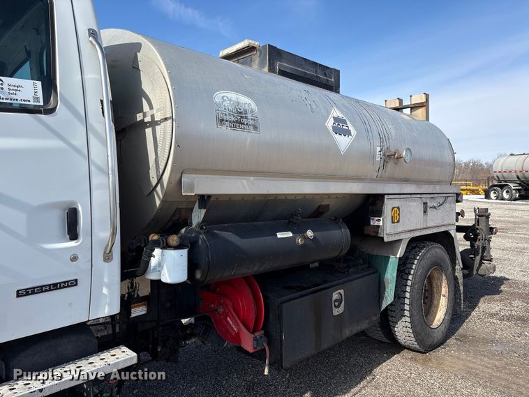 image for item FK1177 2008 Sterling oil distributor truck