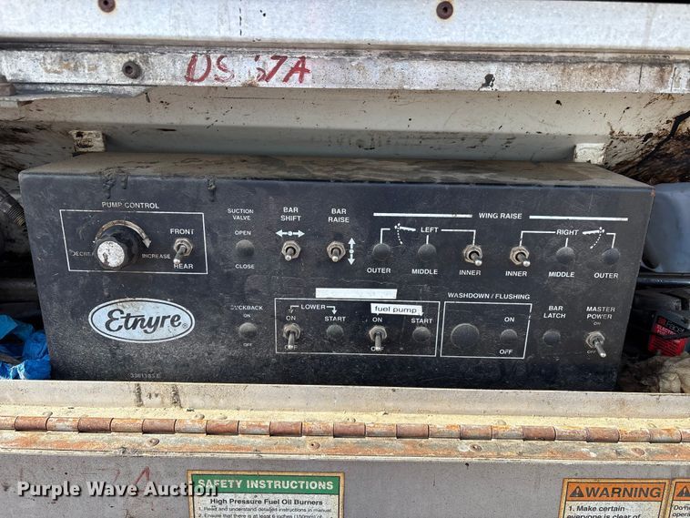 image for item FK1177 2008 Sterling oil distributor truck