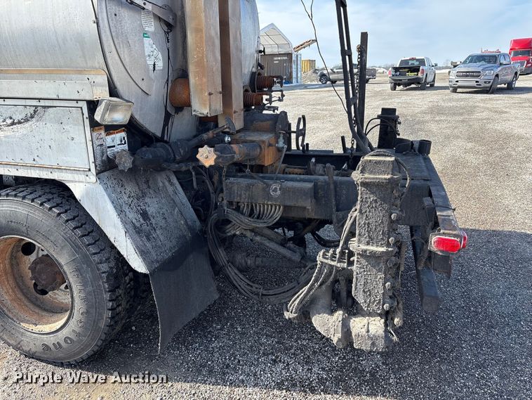 image for item FK1177 2008 Sterling oil distributor truck