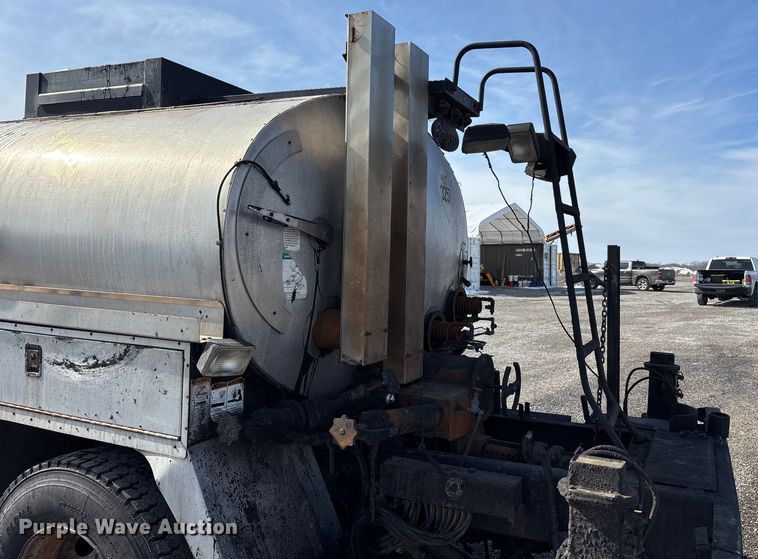 image for item FK1177 2008 Sterling oil distributor truck