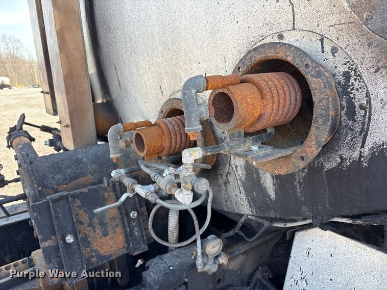 image for item FK1177 2008 Sterling oil distributor truck