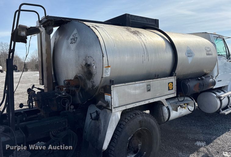 image for item FK1177 2008 Sterling oil distributor truck