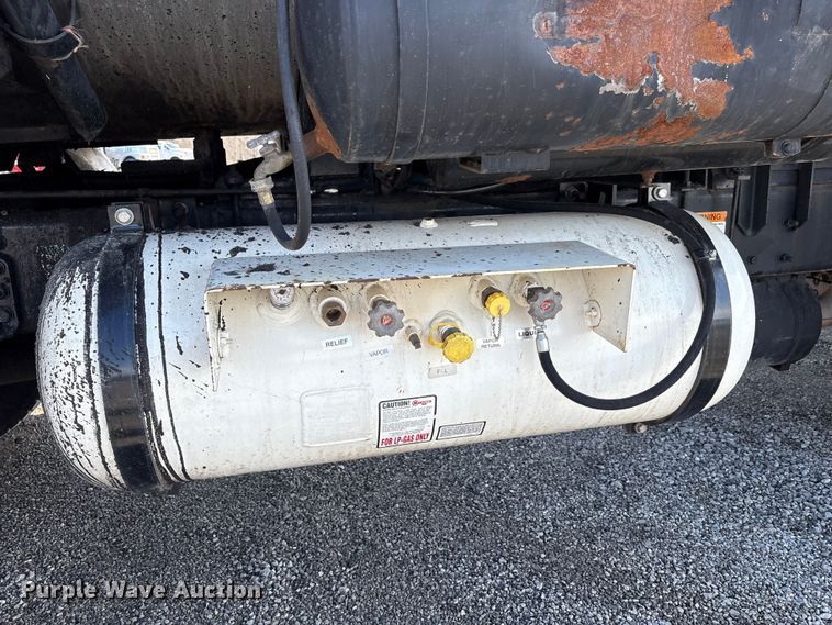 image for item FK1177 2008 Sterling oil distributor truck