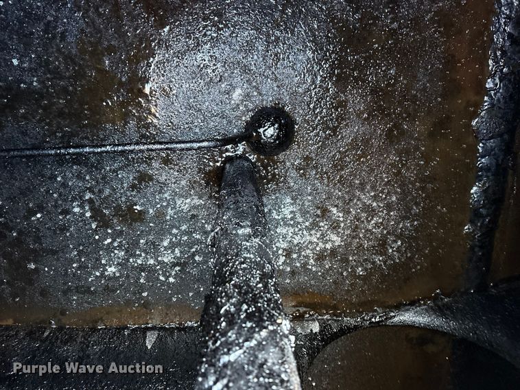 image for item FK1177 2008 Sterling oil distributor truck