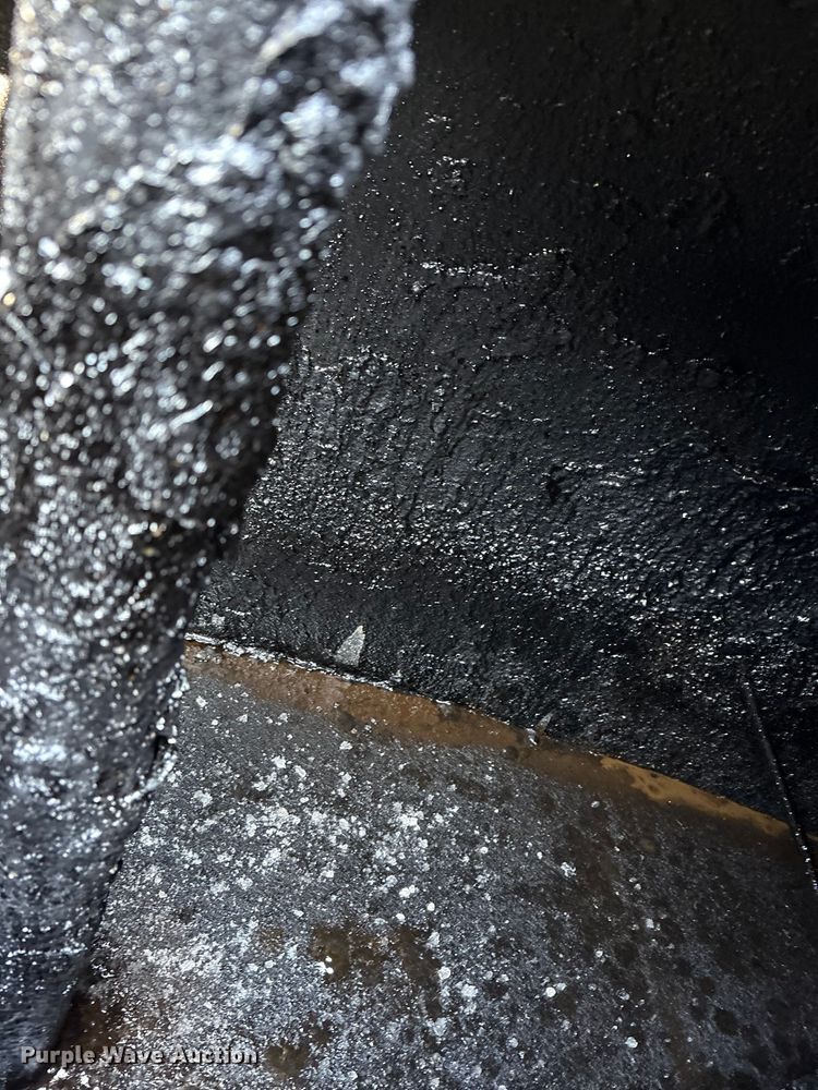 image for item FK1177 2008 Sterling oil distributor truck