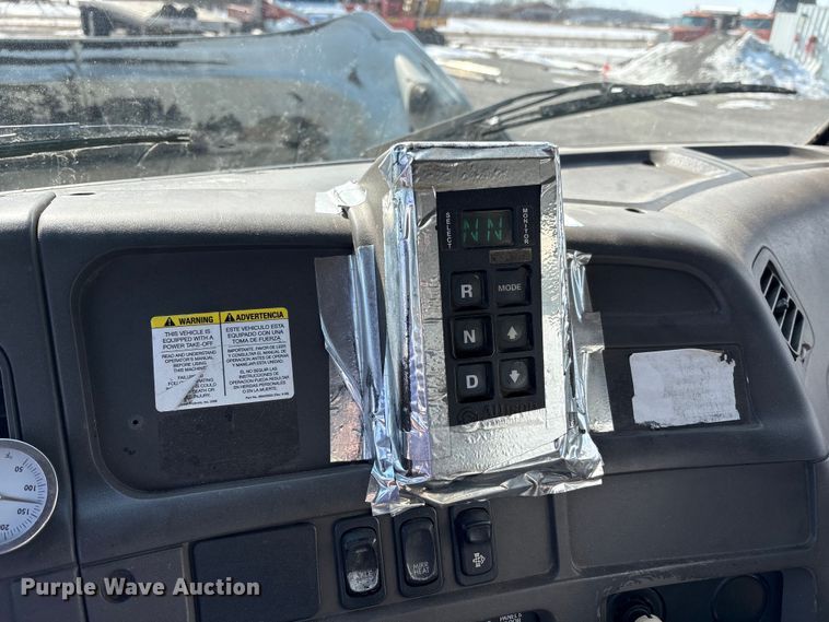 image for item FK1177 2008 Sterling oil distributor truck