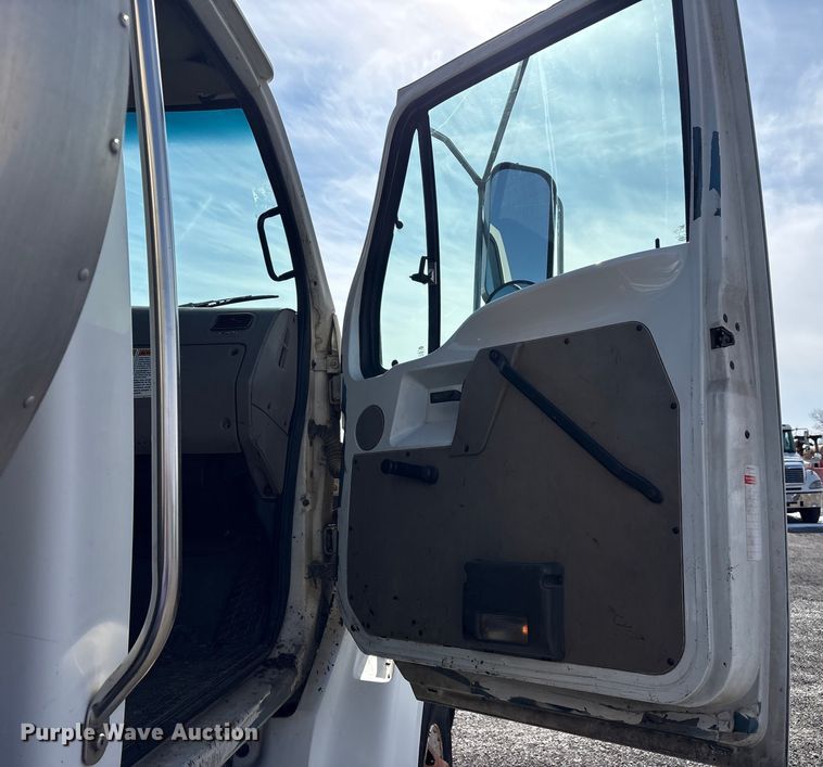 image for item FK1177 2008 Sterling oil distributor truck