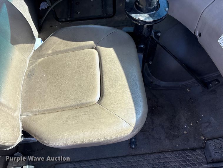 image for item FK1177 2008 Sterling oil distributor truck