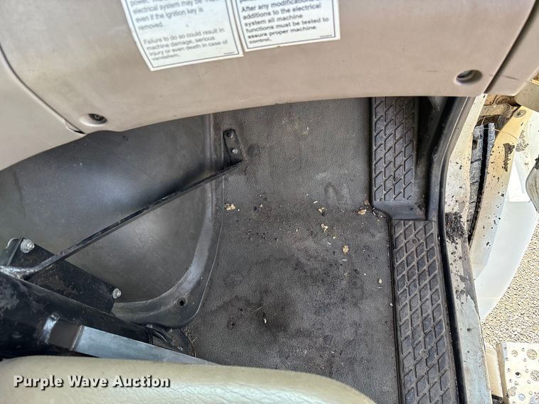 image for item FK1177 2008 Sterling oil distributor truck