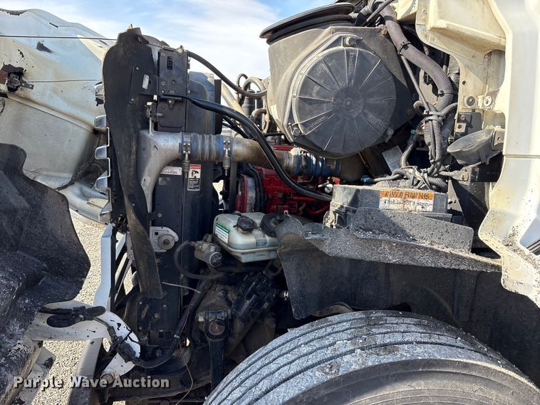 image for item FK1177 2008 Sterling oil distributor truck