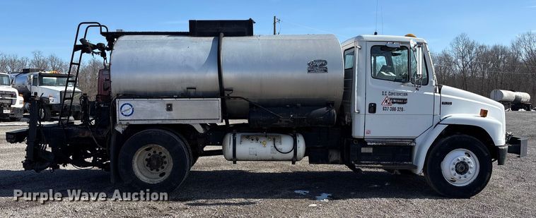 image for item FK1178 2000 Freightliner FL70 oil distributor truck