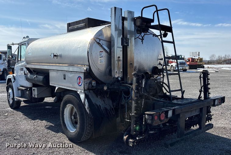 image for item FK1178 2000 Freightliner FL70 oil distributor truck