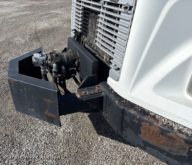 image for item FK1178 2000 Freightliner FL70 oil distributor truck