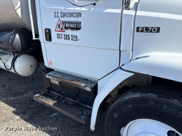 image for item FK1178 2000 Freightliner FL70 oil distributor truck