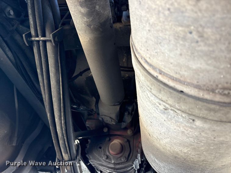 image for item FK1178 2000 Freightliner FL70 oil distributor truck