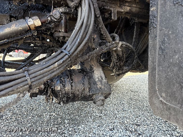 image for item FK1178 2000 Freightliner FL70 oil distributor truck