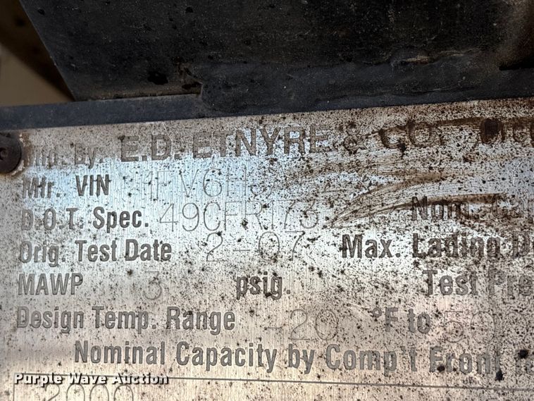 image for item FK1178 2000 Freightliner FL70 oil distributor truck