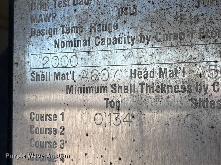 image for item FK1178 2000 Freightliner FL70 oil distributor truck