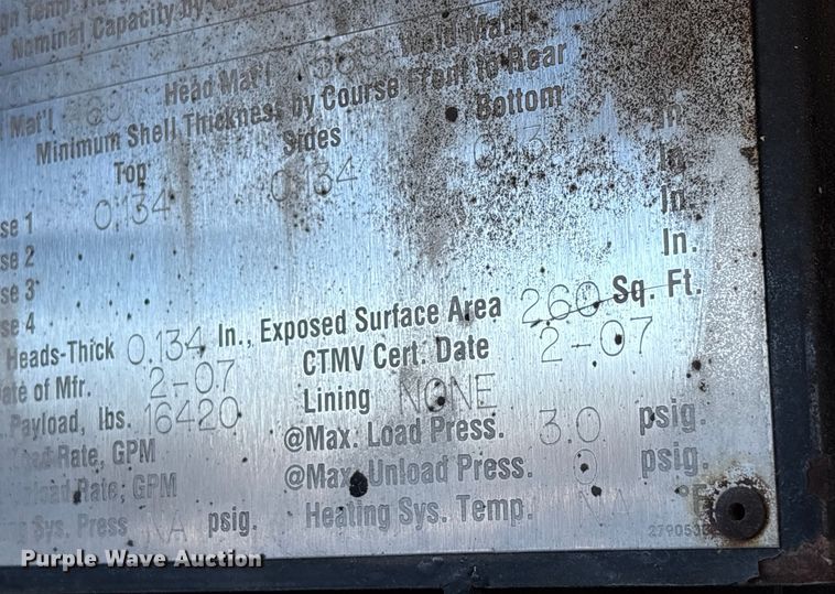 image for item FK1178 2000 Freightliner FL70 oil distributor truck