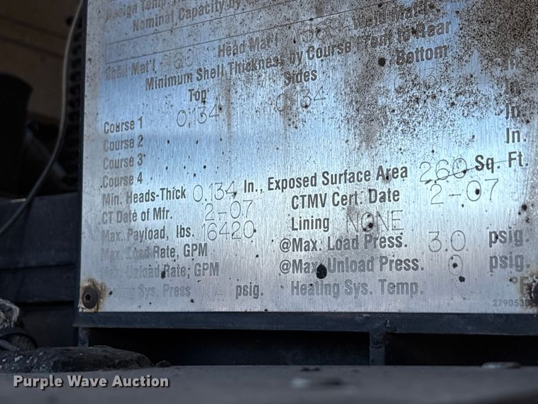 image for item FK1178 2000 Freightliner FL70 oil distributor truck