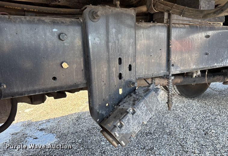 image for item FK1178 2000 Freightliner FL70 oil distributor truck