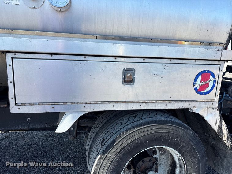 image for item FK1178 2000 Freightliner FL70 oil distributor truck