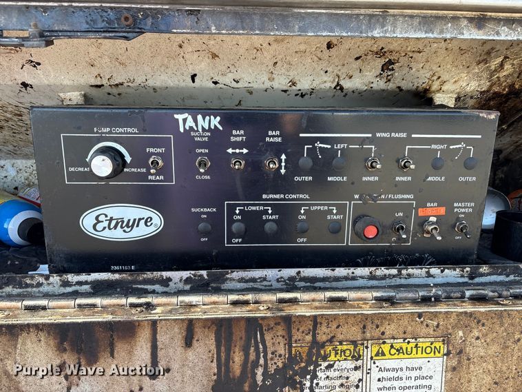 image for item FK1178 2000 Freightliner FL70 oil distributor truck