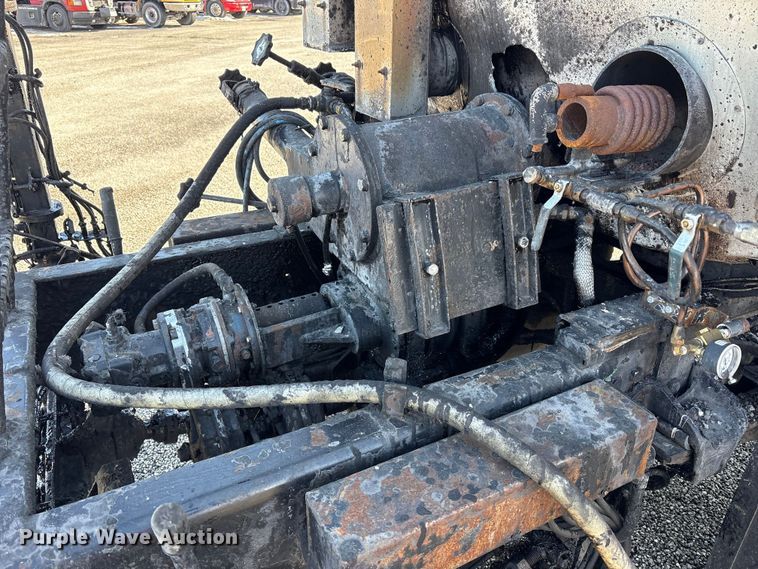 image for item FK1178 2000 Freightliner FL70 oil distributor truck