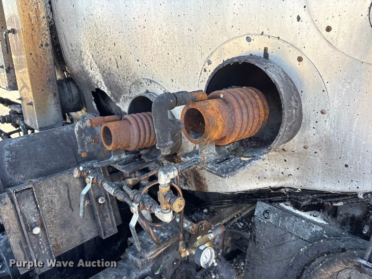 image for item FK1178 2000 Freightliner FL70 oil distributor truck