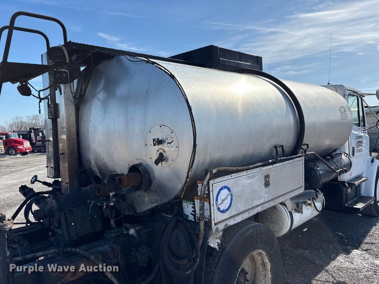 image for item FK1178 2000 Freightliner FL70 oil distributor truck