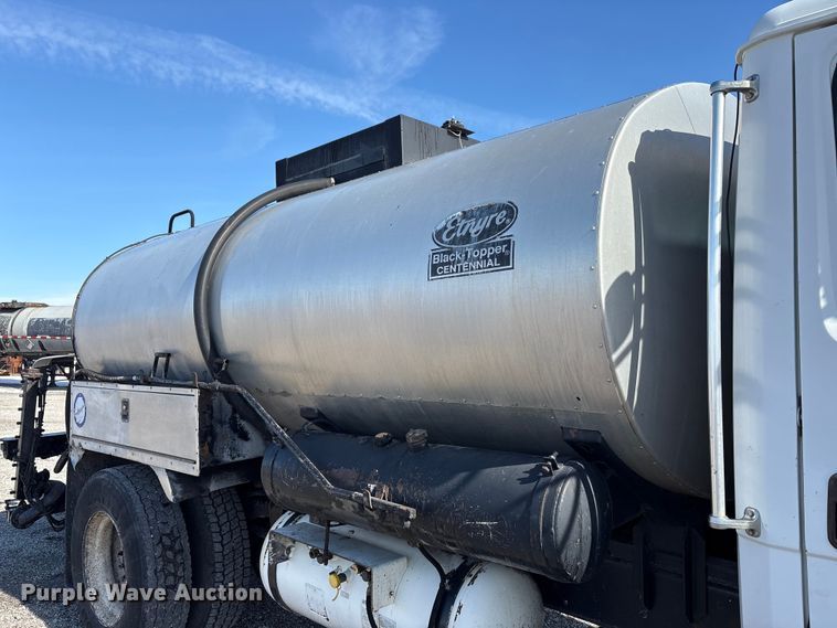 image for item FK1178 2000 Freightliner FL70 oil distributor truck