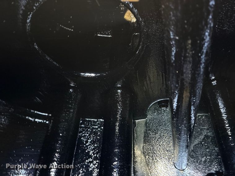 image for item FK1178 2000 Freightliner FL70 oil distributor truck