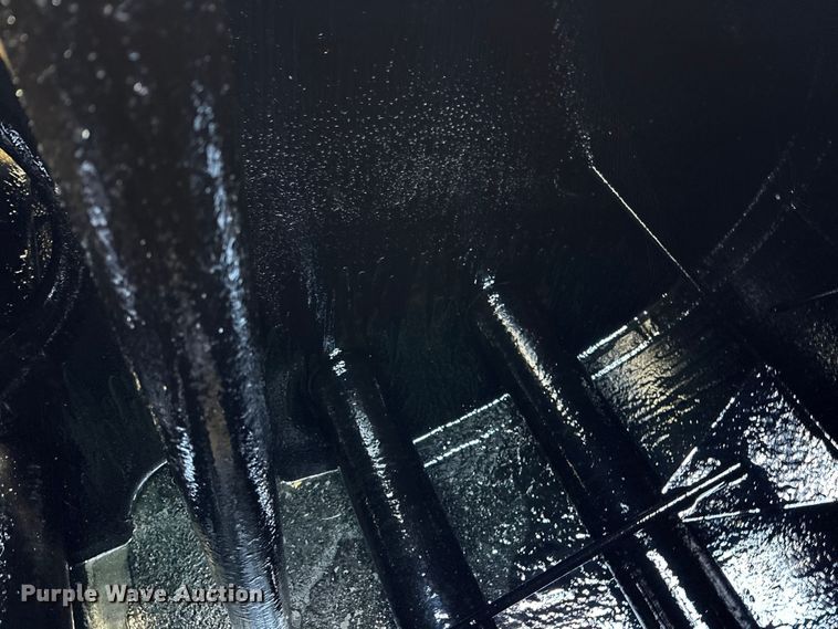 image for item FK1178 2000 Freightliner FL70 oil distributor truck