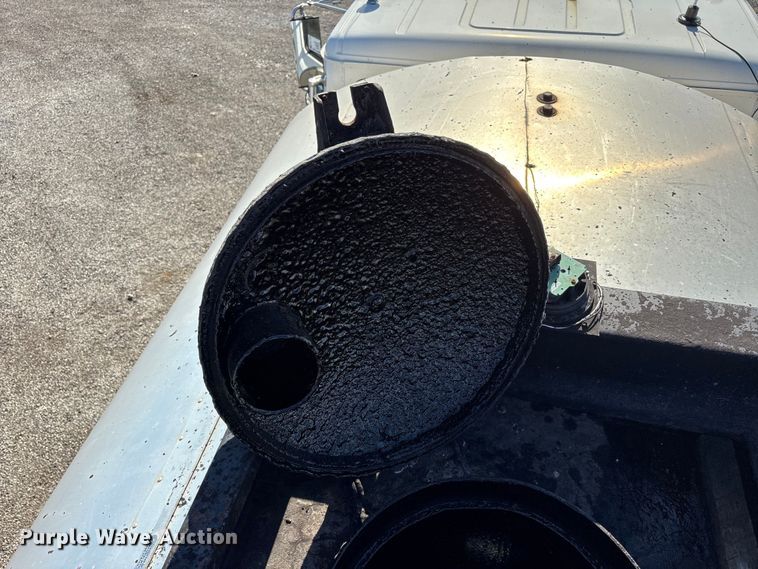 image for item FK1178 2000 Freightliner FL70 oil distributor truck