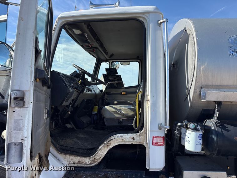 image for item FK1178 2000 Freightliner FL70 oil distributor truck