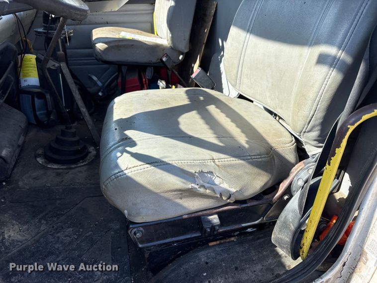 image for item FK1178 2000 Freightliner FL70 oil distributor truck