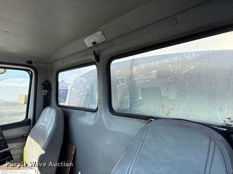 image for item FK1178 2000 Freightliner FL70 oil distributor truck