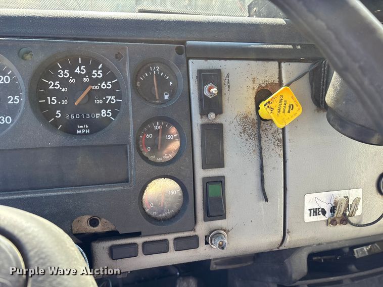 image for item FK1178 2000 Freightliner FL70 oil distributor truck