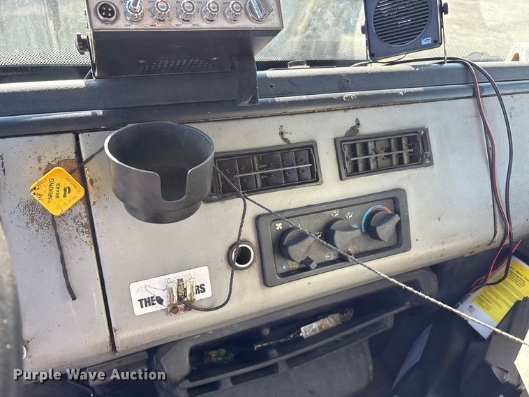 image for item FK1178 2000 Freightliner FL70 oil distributor truck